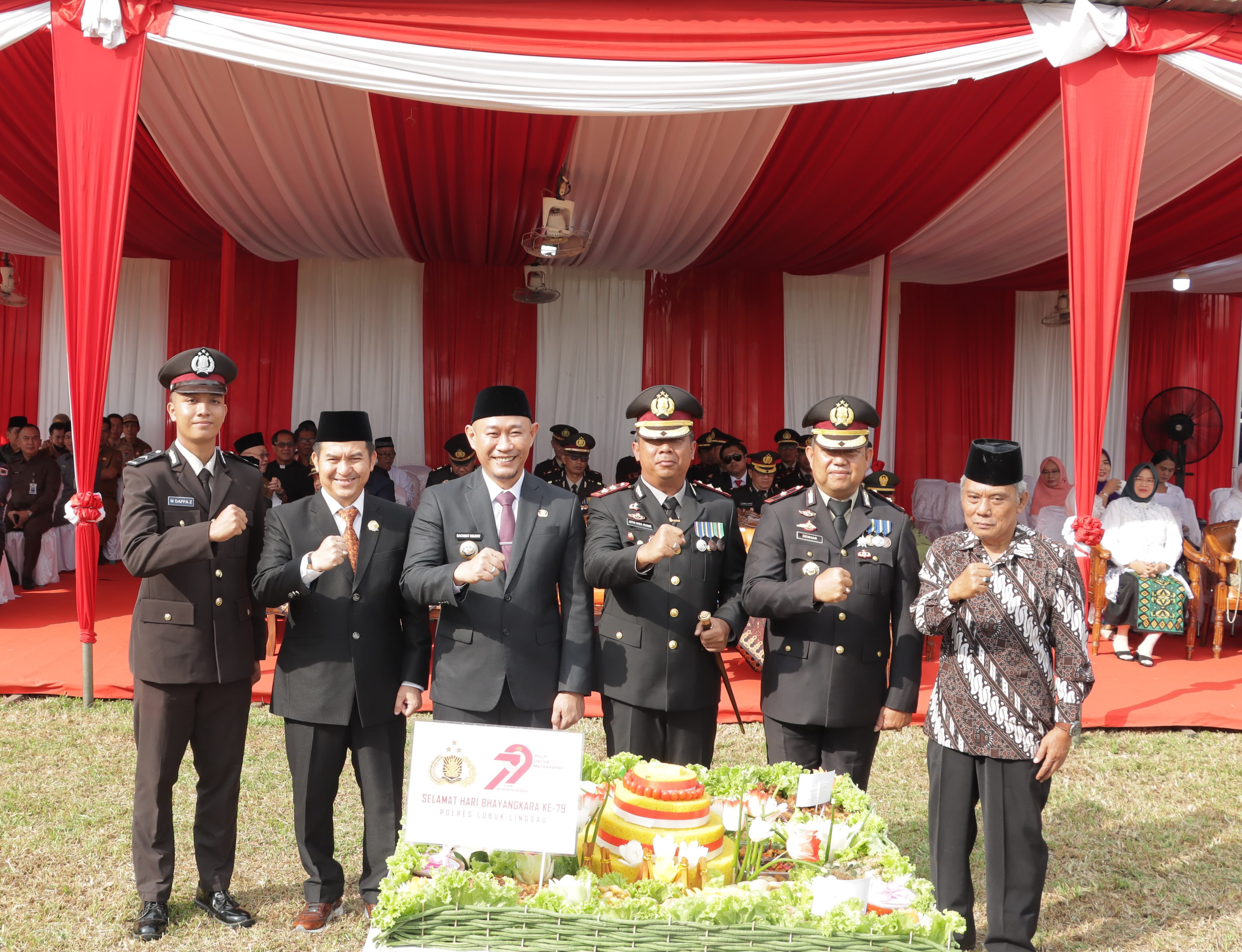 Pelaksanaan Upacara HUT Bhayangkara Ke- 79 di Lubuk Linggau Berlangsung Khidmat