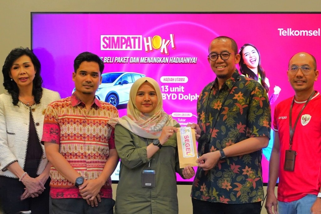 Telkomsel Umumkan 13 Pemenang Mobil Listrik BYD Dolphin di SIMPATI HOKI pada Harpelnas 2025