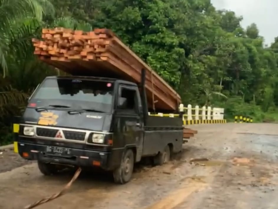 Jembatan Senilai Rp 5,9 Miliar Baru Selesai Diperbaiki Sudah Rusak, Kok Bisa? Ini Penjelasan PUPR Muba