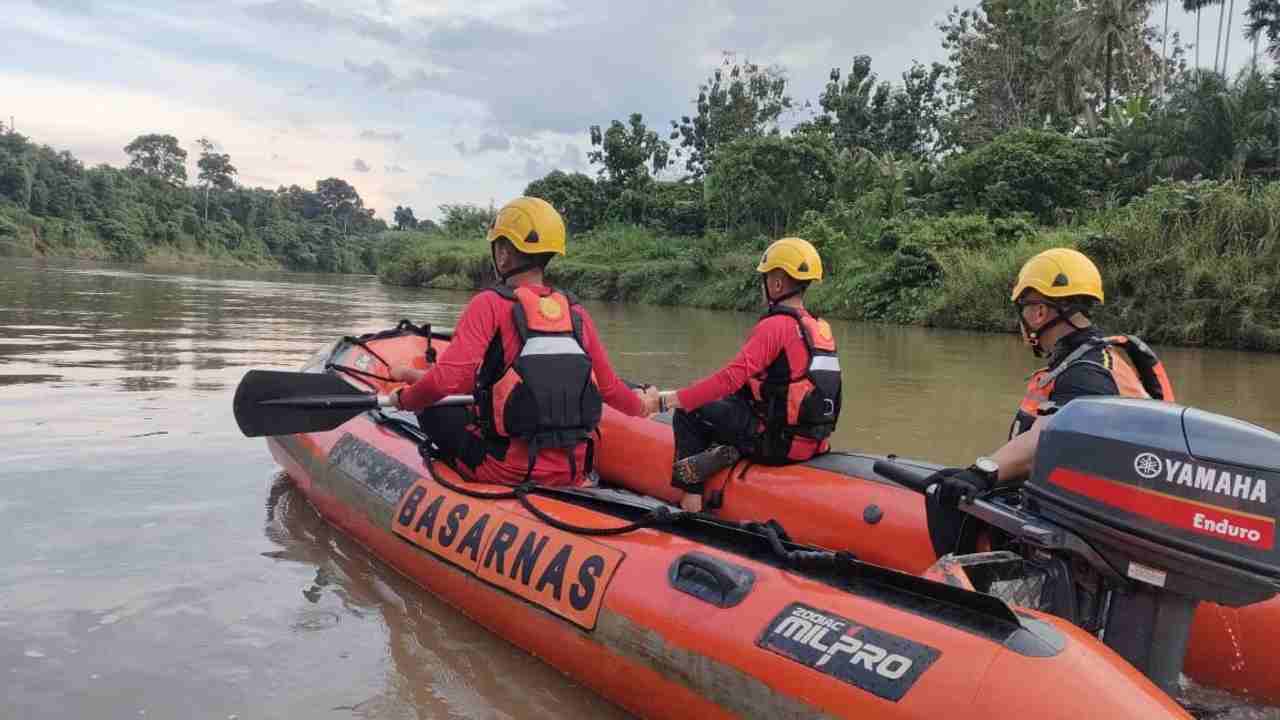 Terpeleset Saat Cuci Motor, Warga Lahat Hilang di Sungai Lematang
