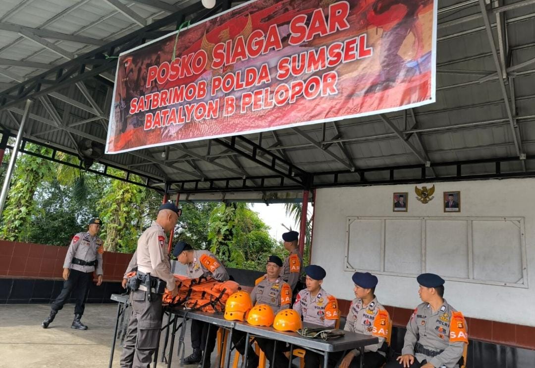 Antisipasi Potensi Bencana, Personil Sat Brimob Polda Sumsel Batalyon B Pelopor Aktifkan Posko Siaga SAR