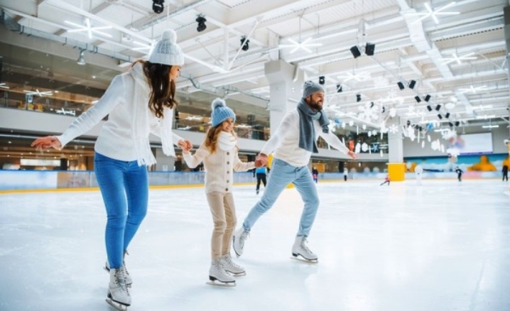 Inilah 5 Mall di Indonesia yang Punya Arena Ice Skating, Palembang Ada?