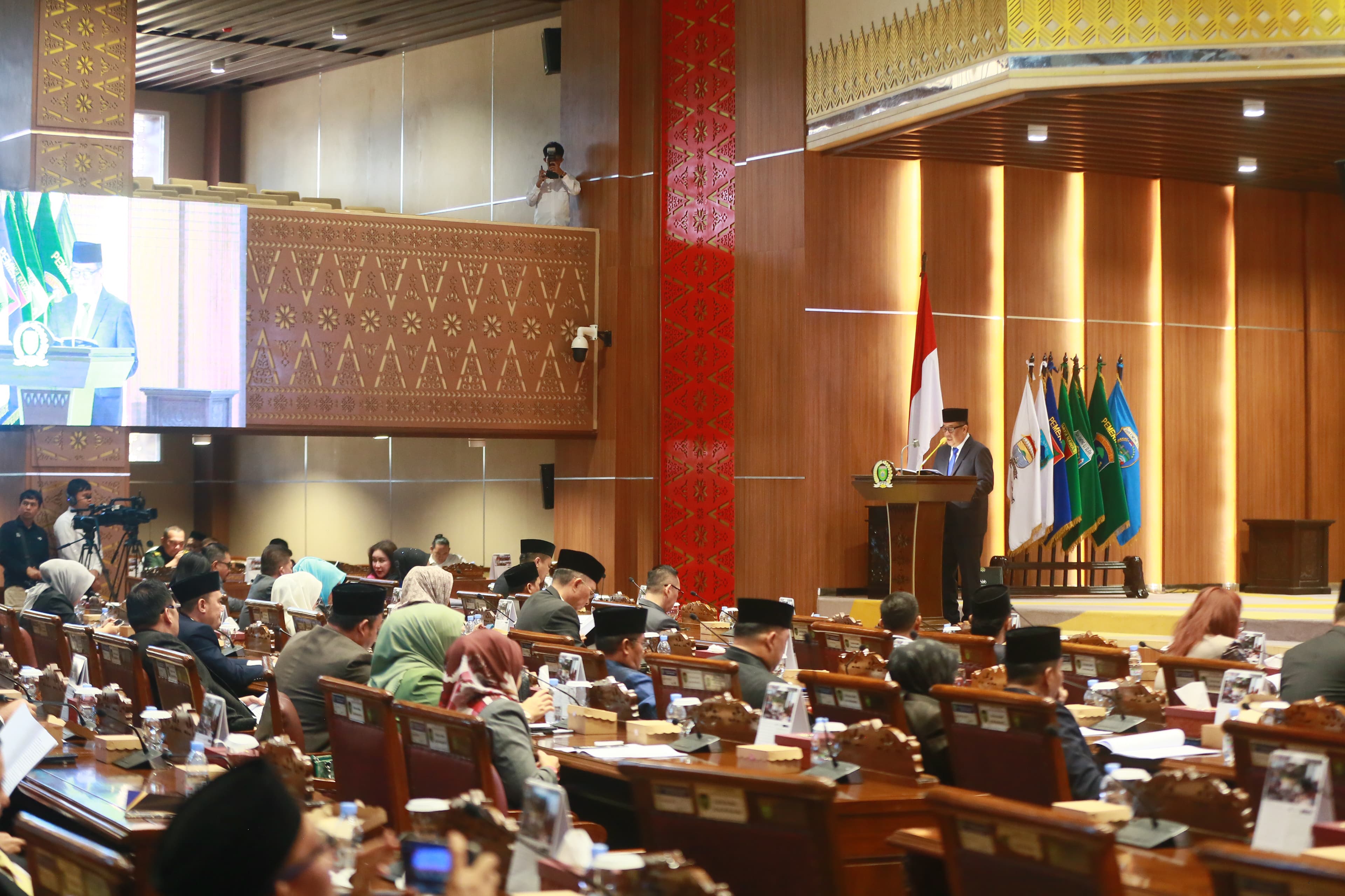 Wagub Cik Ujang Jawab Pandangan Fraksi DPRD Sumsel Soal Raperda APBD 2024