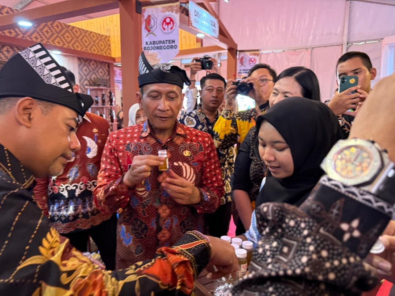 Batik Sekar Rinambat Hadir di Bojonegoro Wastra Batik Festival 2025
