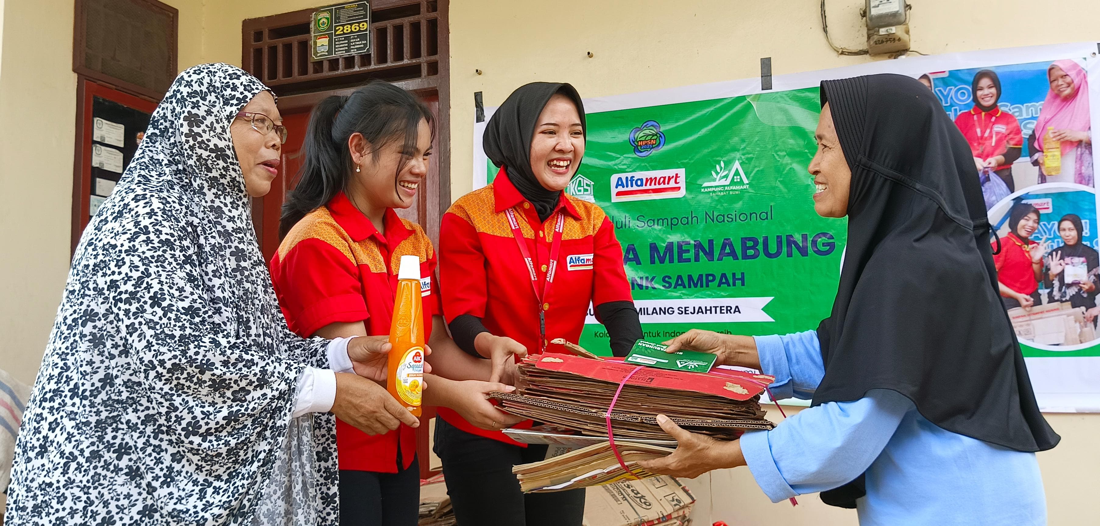 Alfamart dan KGS Ajak Masyarakat Cintai Lingkungan Lewat Program Menabung Sampah