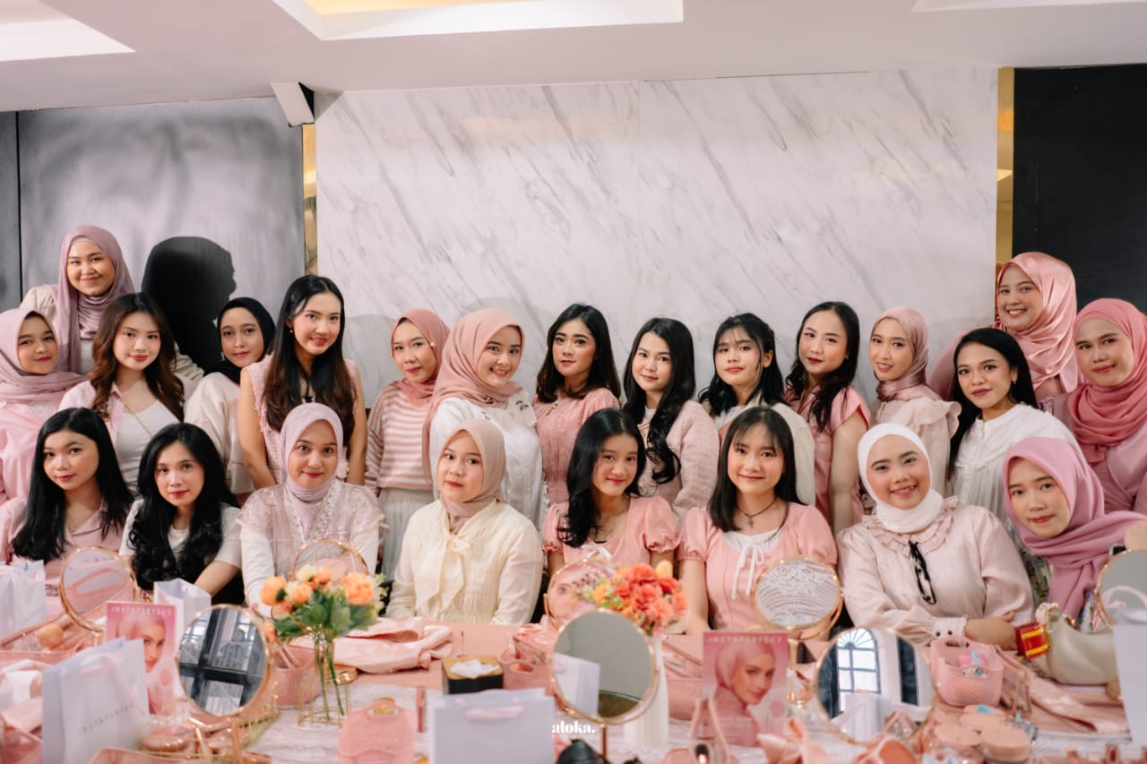 Belajar Teknik Make Up Lewat Instaperfect Real Skin Make Up Class Batch 1