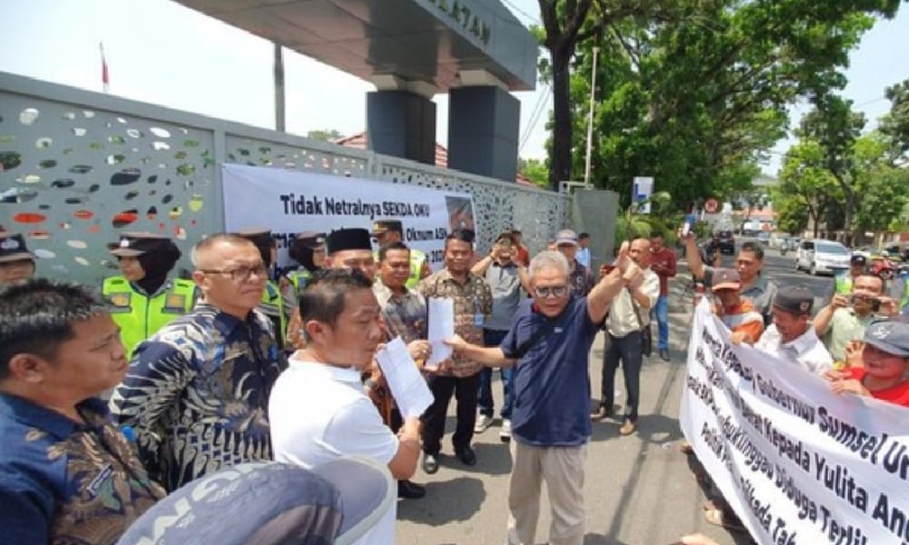 Sekda OKU Dituntut Massa untuk Diberhentikan, Buntut Ketidak Netralan di Pilkada 