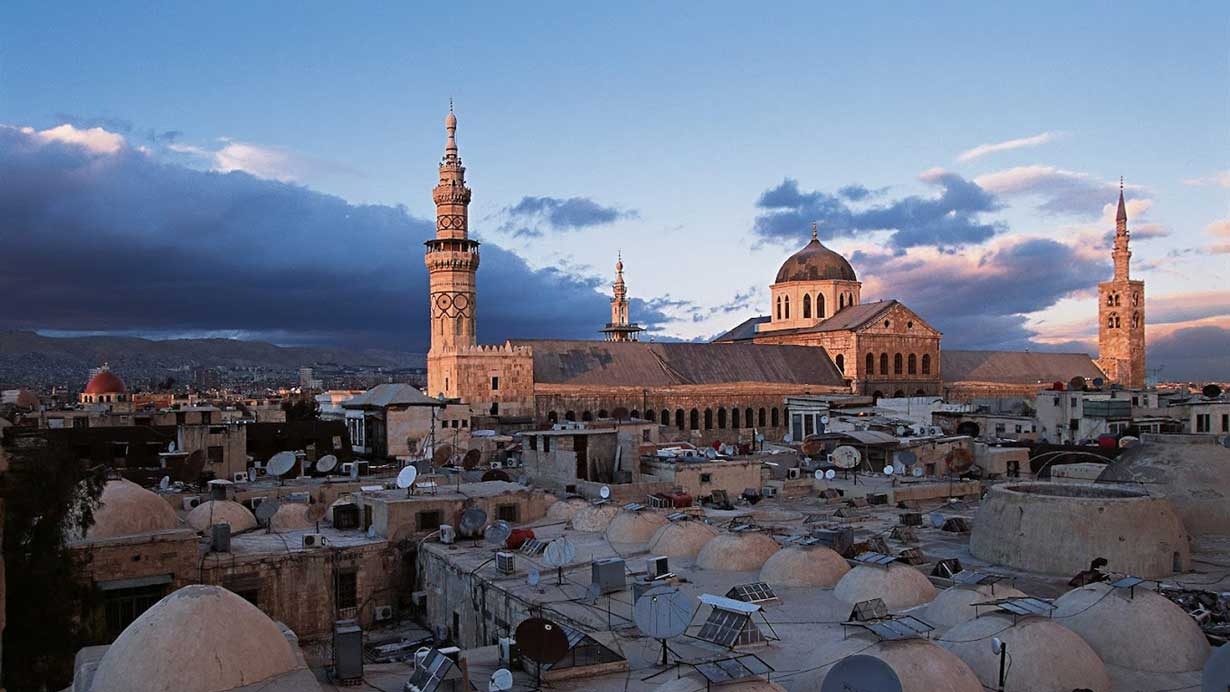 WOW! Masjid Megah Ini Kubahnya dari Batu Berlapis Emas, di Dalamnya Ada Makam Sahabat Nabi