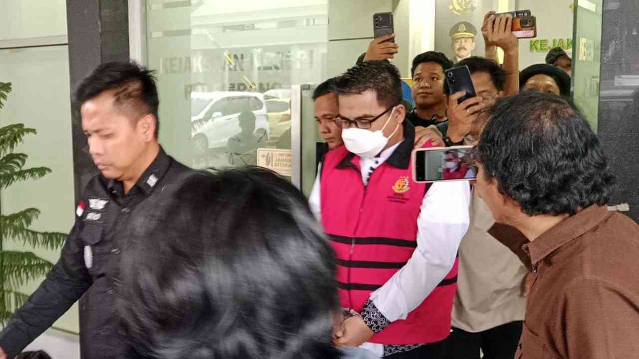 Kasus Lampu Jalan Palembang, 2 Tersangka Ditahan! Kerugian Negara Tembus Rp3,07 Miliar