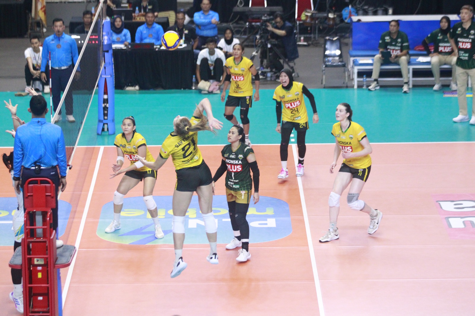 PLN Mobile Proliga 2025: Petrokimia Rebut Tempat Ketiga Usai Tumbangkan Electric PLN 