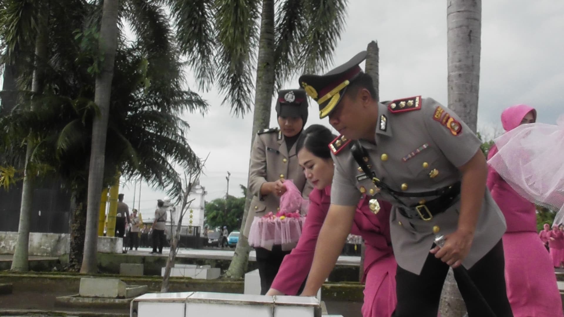 Peringati HUT Bhayangkara Ke- 79, Polres Lubuklinggau Gelar Ziara di TMP Patria Bukit Sulap