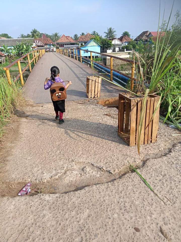 Oprit Jembatan Tanjung Seteko-Sakatiga Jebol