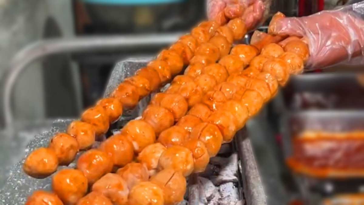 VIRAL! Bakso Bakar Samurai, Sensai Makan Bakso yang Sulit Dilupakan