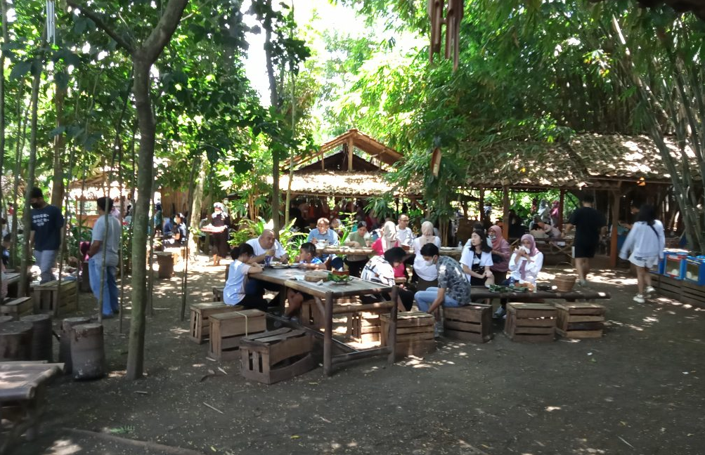 Terpencil di Tengah Hutan, Warung di Jember Diserbu Konsumen Luar Daerah, Ternyata Ini Menu Andalannya