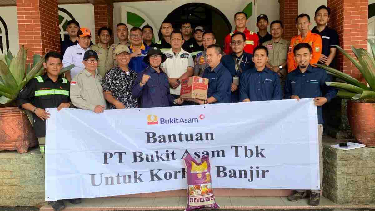 PT Bukit Asam Tbk Salurkan Bantuan untuk Korban Banjir di Baturaja OKU