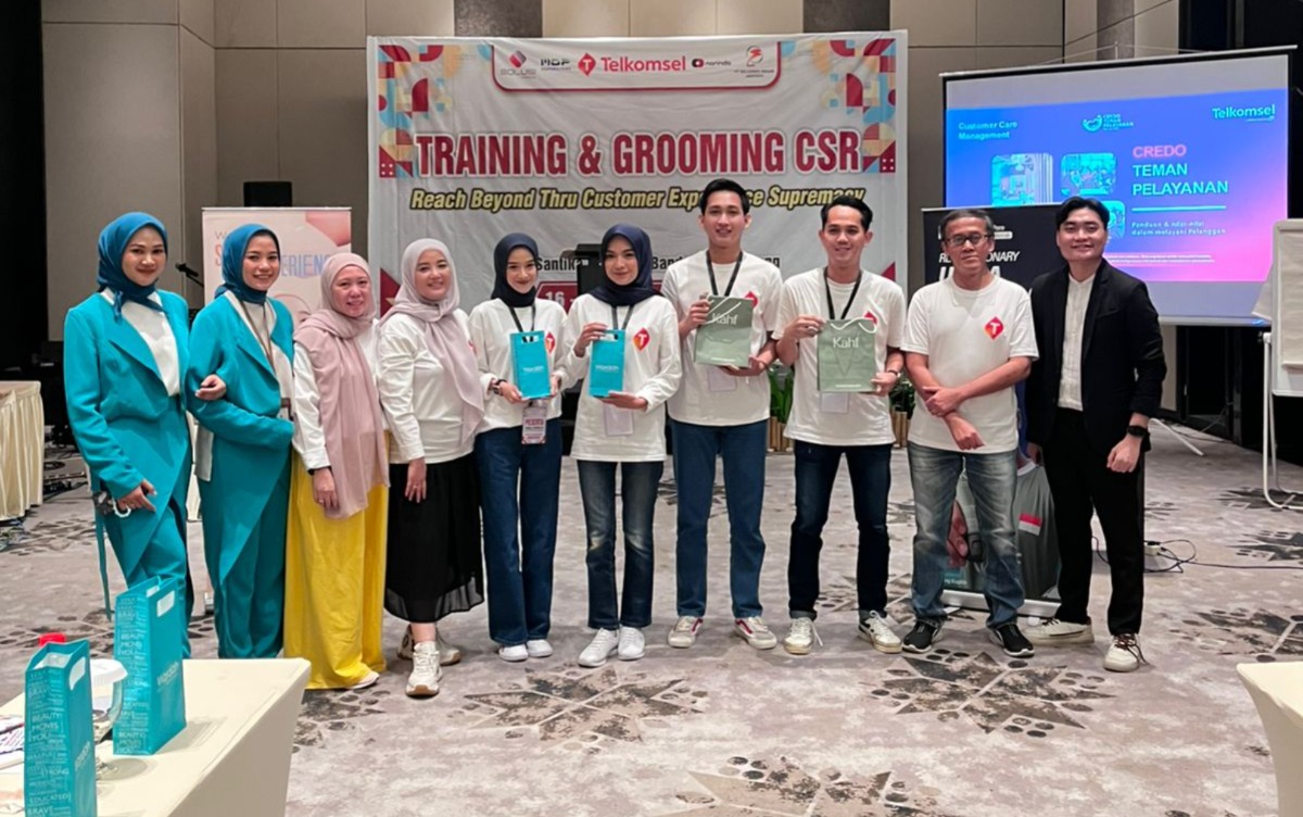 Bikin Tampil Percaya Diri, Kahf Gelar Grooming Class untuk Karyawan Grapari Telkomsel Se-Sumsel