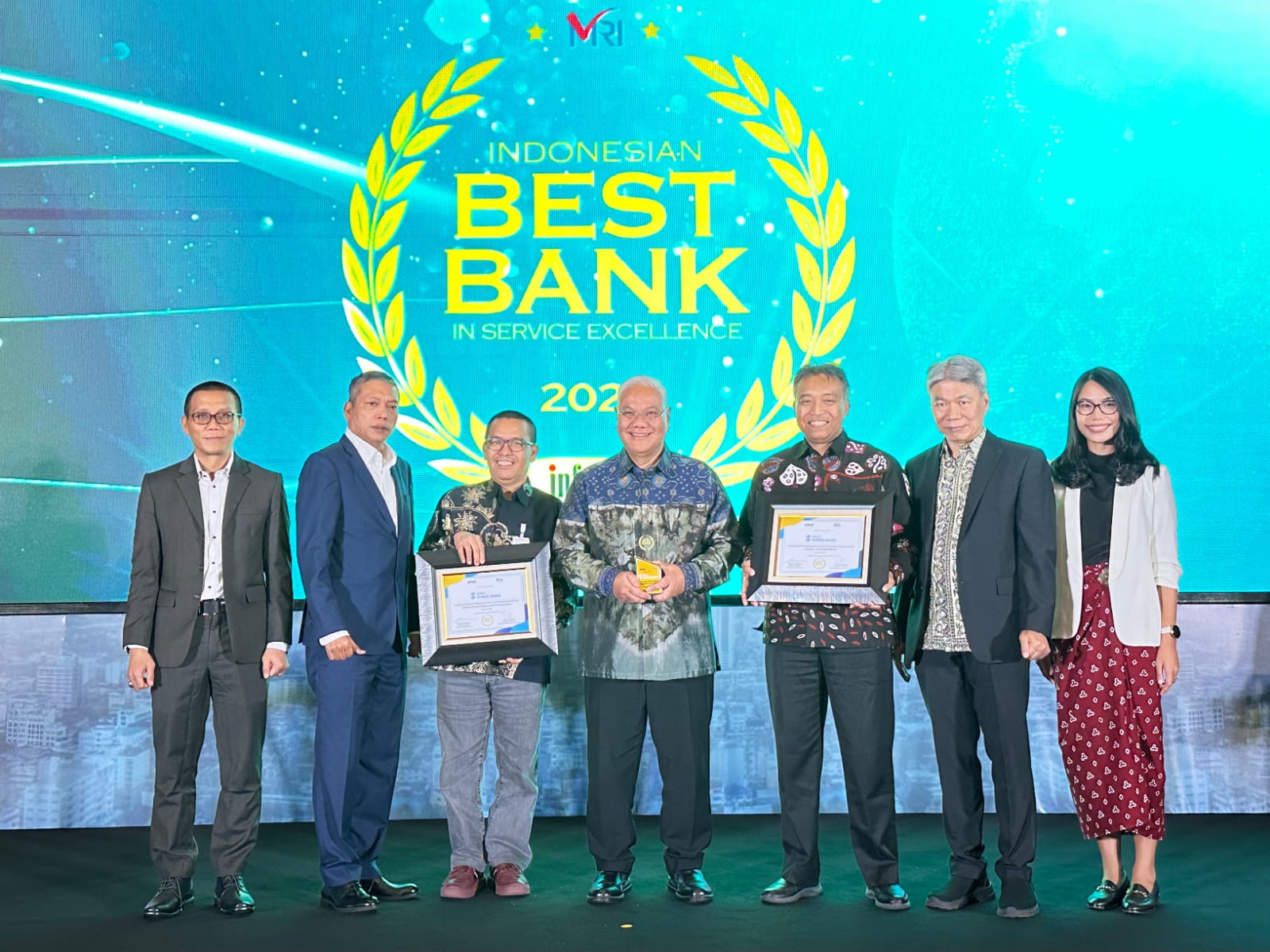 1 Dekade Bank Sumsel Babel Raih Penghargaan Bidang Layanan dari Infobank