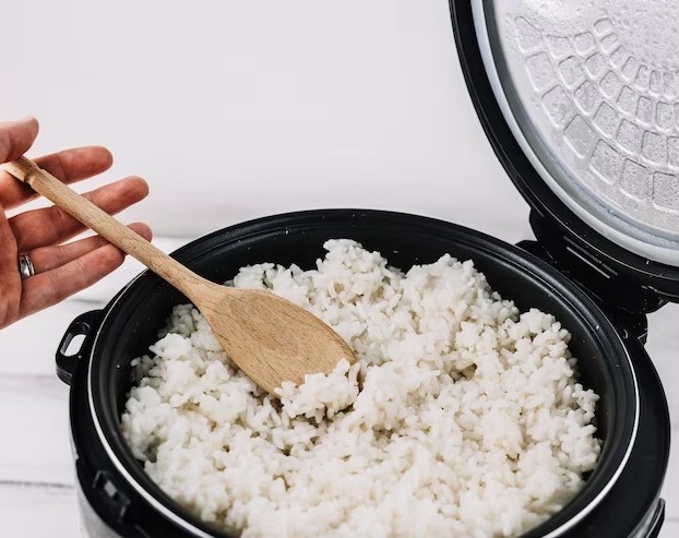 Emak-emak Bahagia, Ada Bantuan Rice Cooker Gratis yang Disalurkan Bulan Depan, Begini Cara Cek Penerimanya
