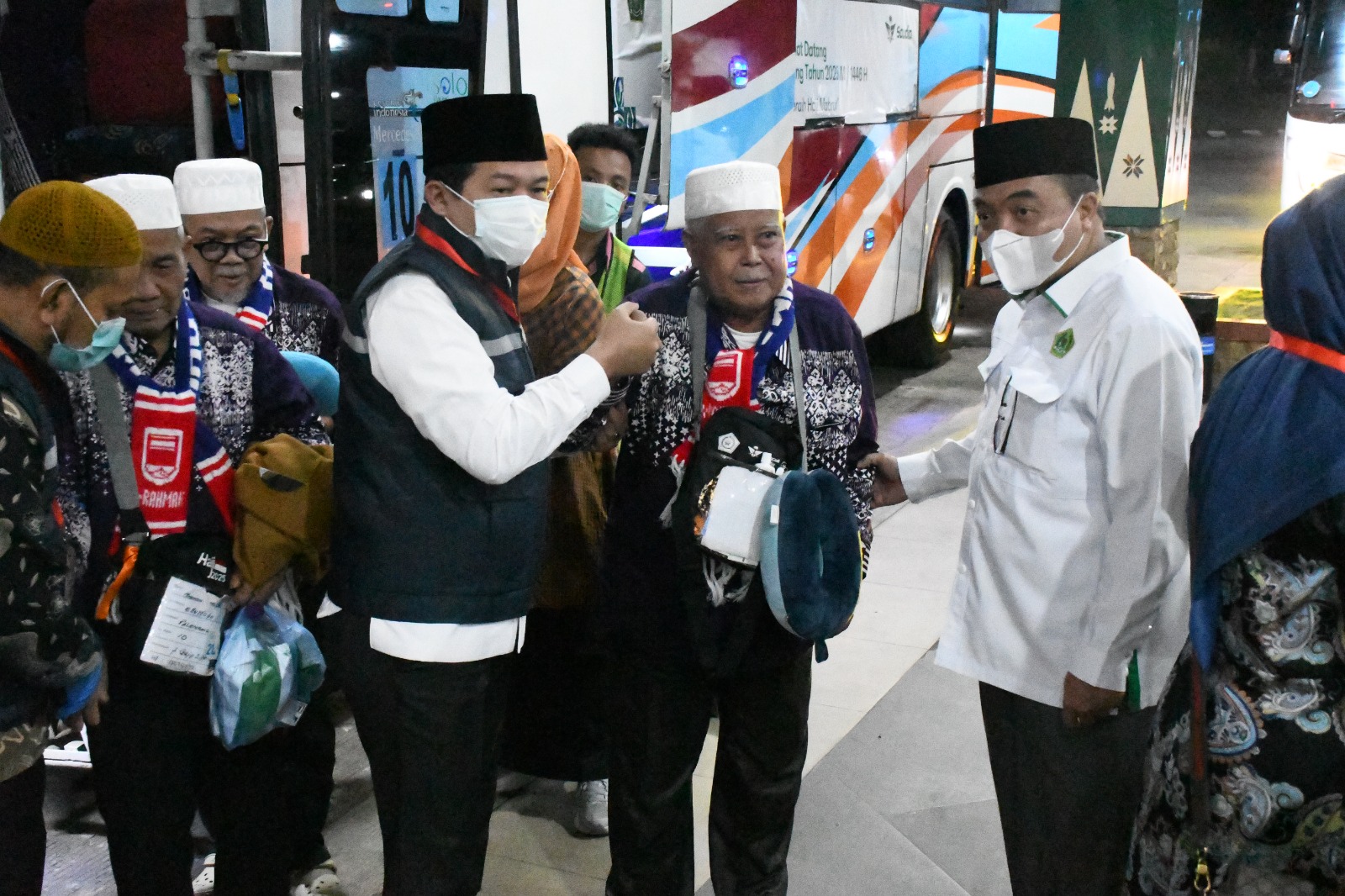 Alhamdulillah, Jemaah Haji Kloter 10 Debarkasi Palembang Kembali ke Tanah Air dengan Selamat 