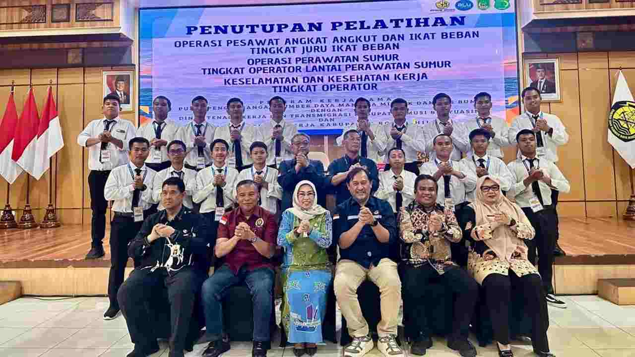 PPSDM Migas Bersama Pemkab Muba dan Rokan Ilir Resmi Tutup Pelatihan Bersertifikasi Migas