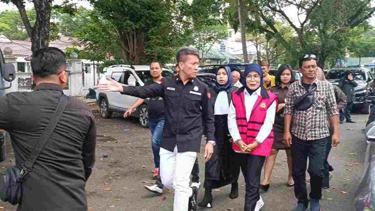 Mantan Wakil Wali Kota Palembang dan Suami Jalani Sidang Perdana Kasus Tipikor, Ini Dakwaan Jaksa!