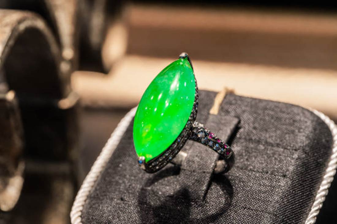 PALING LANGKA! Inilah 5 Batu Akik Termahal Tahun 2025