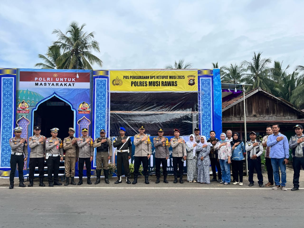 Pantau Kesiapsiagaan Personel dan Pos Pengamanan Ops Ketupat di Kabupaten Musi Rawas