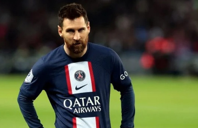 Lionel Messi Dapat Trofi Emas dari Presiden PSG, Malah Diberikan ke Neymar lalu Dijual