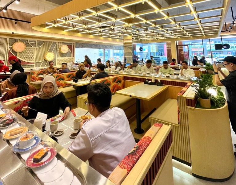 Sajikan 100 Pilihan Menu, Tom Sushi Hadir di PTC Mall, Harga Mulai Rp10 Ribu