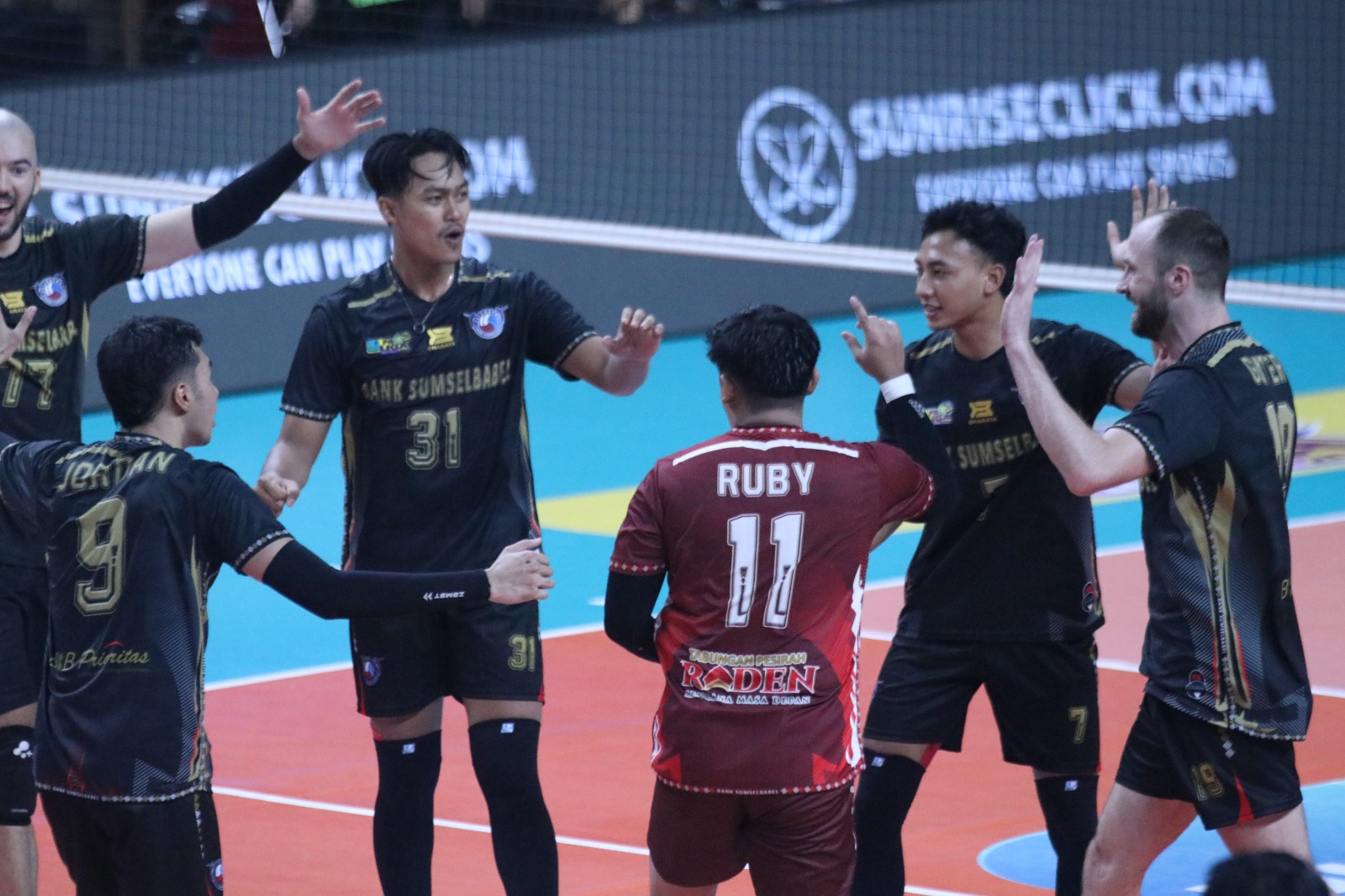 PLN Mobile Proliga 2025: Palembang Bank Sumsel Babel Petik Hasil Maksimal Laga Pembuka Seri Kedua Final Four