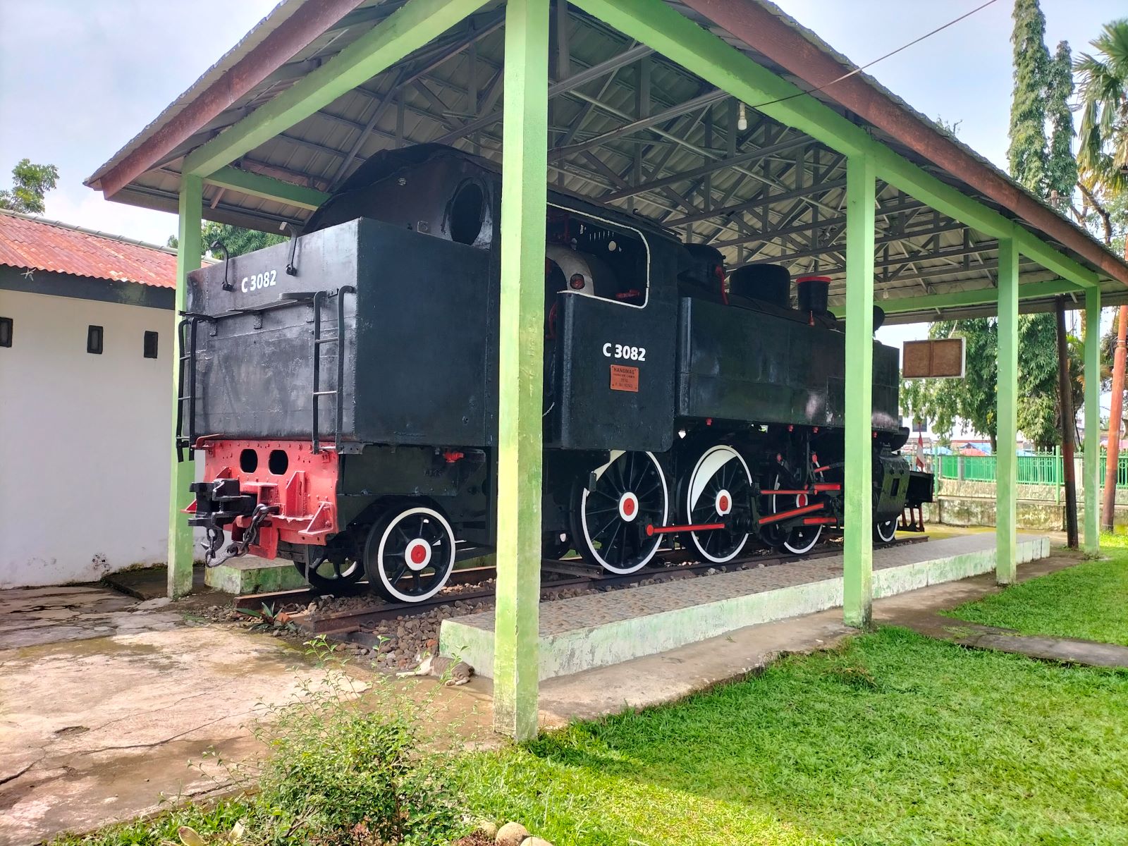 Ada Lokomotif Uap dan Jangkar Pesawat, yuk Simak Benda Bernilai Sejarah Lainnya di Museum Subkoss