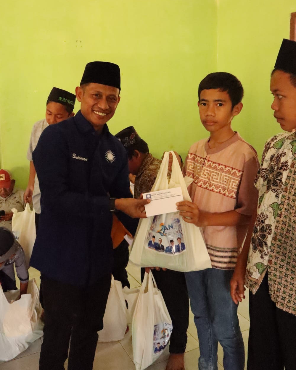 Hari Jadi PAN ke 28, DPD PAN OKI Santuni Anak Yatim Piatu
