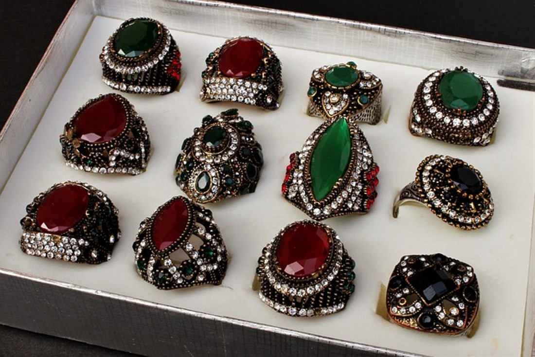 10 Batu Akik Pilihan Ini Memiliki Energi Mistis dan Keberuntungan, Sudah Punya?