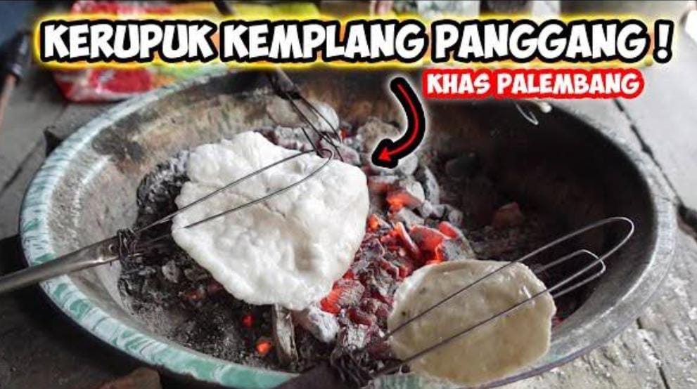 Sudah Coba Kemplang Panggang Khas Palembang? Rasa Autentiknya Pasti Bikin Nagih