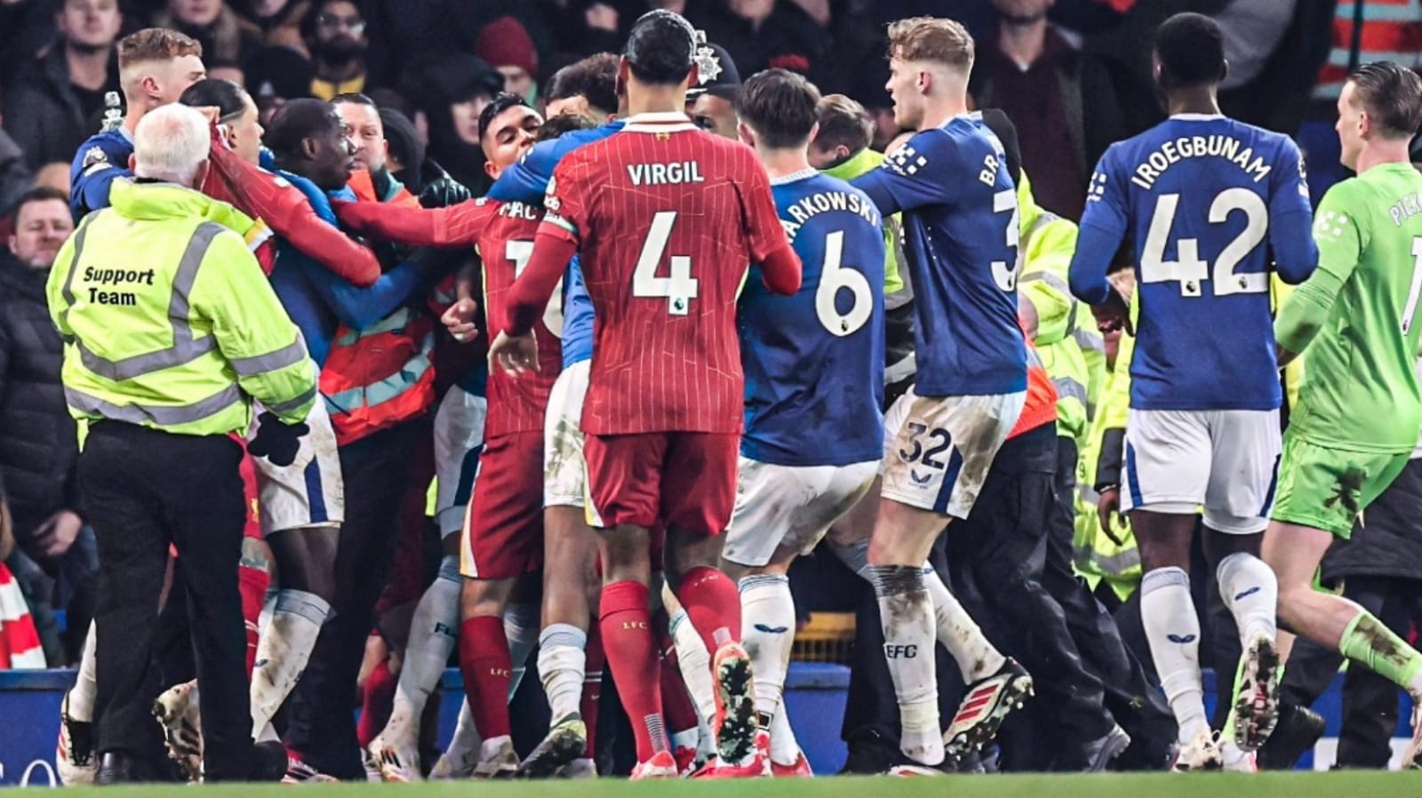 Alasan FA Dakwa Liverpool, Everton dan Arne Slot Usai Kekacauan Derbi Merseyside