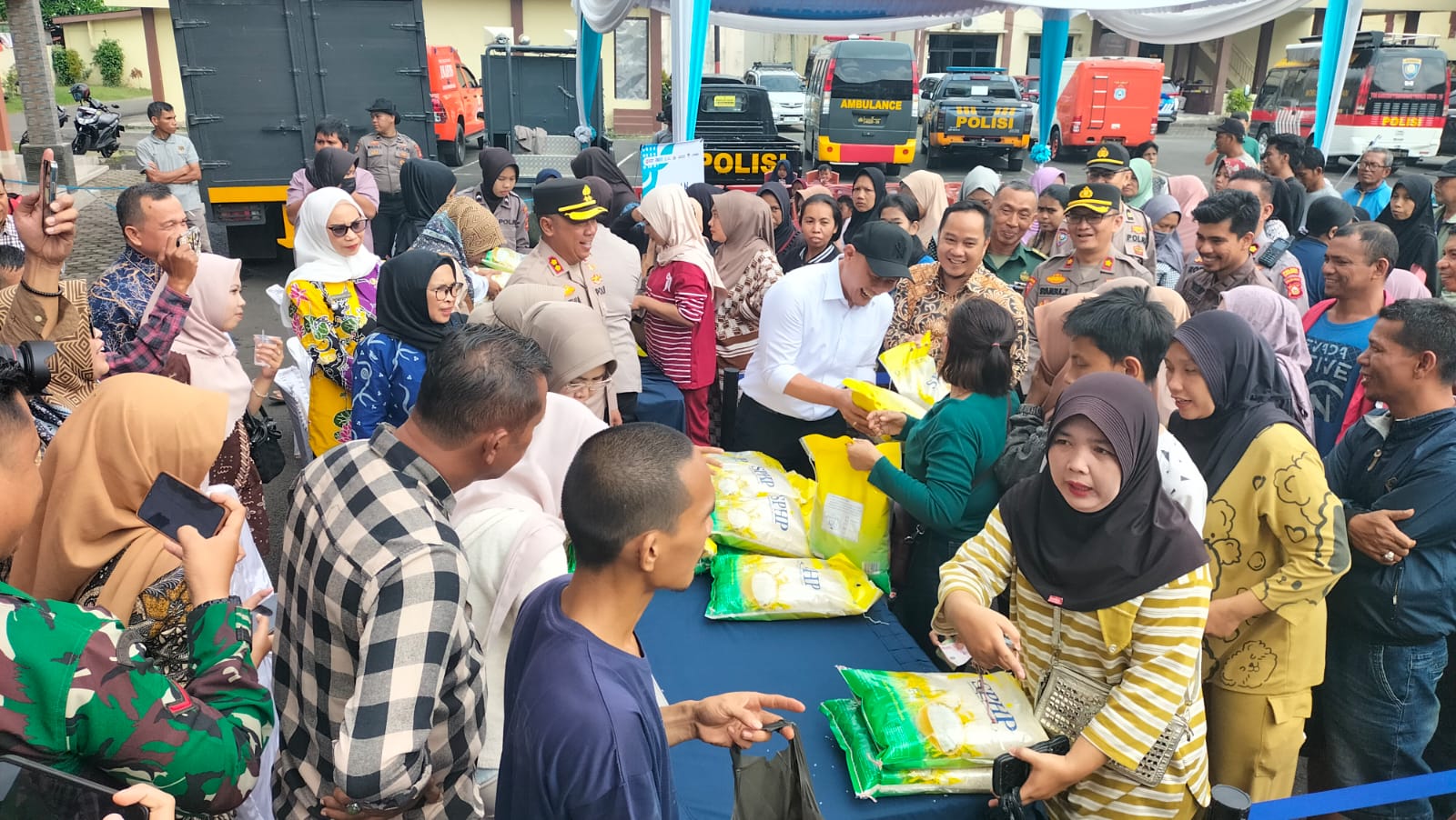 Polres Lubuk Linggau dan Bulog Sukses Gelar GPM Polri, 12 Ton Beras SPHP Laris Manis Dibeli Masyarakat