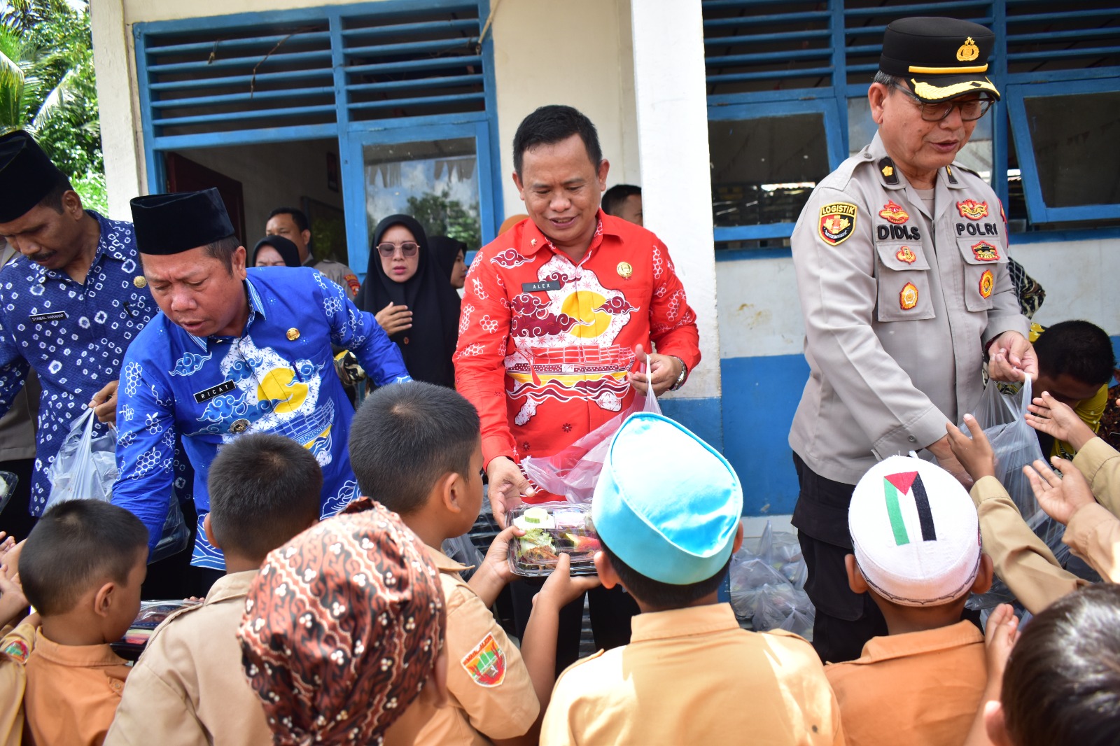 Uji Coba Makan Bergizi Gratis di SDN Sunggutan Air Besar OKI, Siswa Sambut Gembira