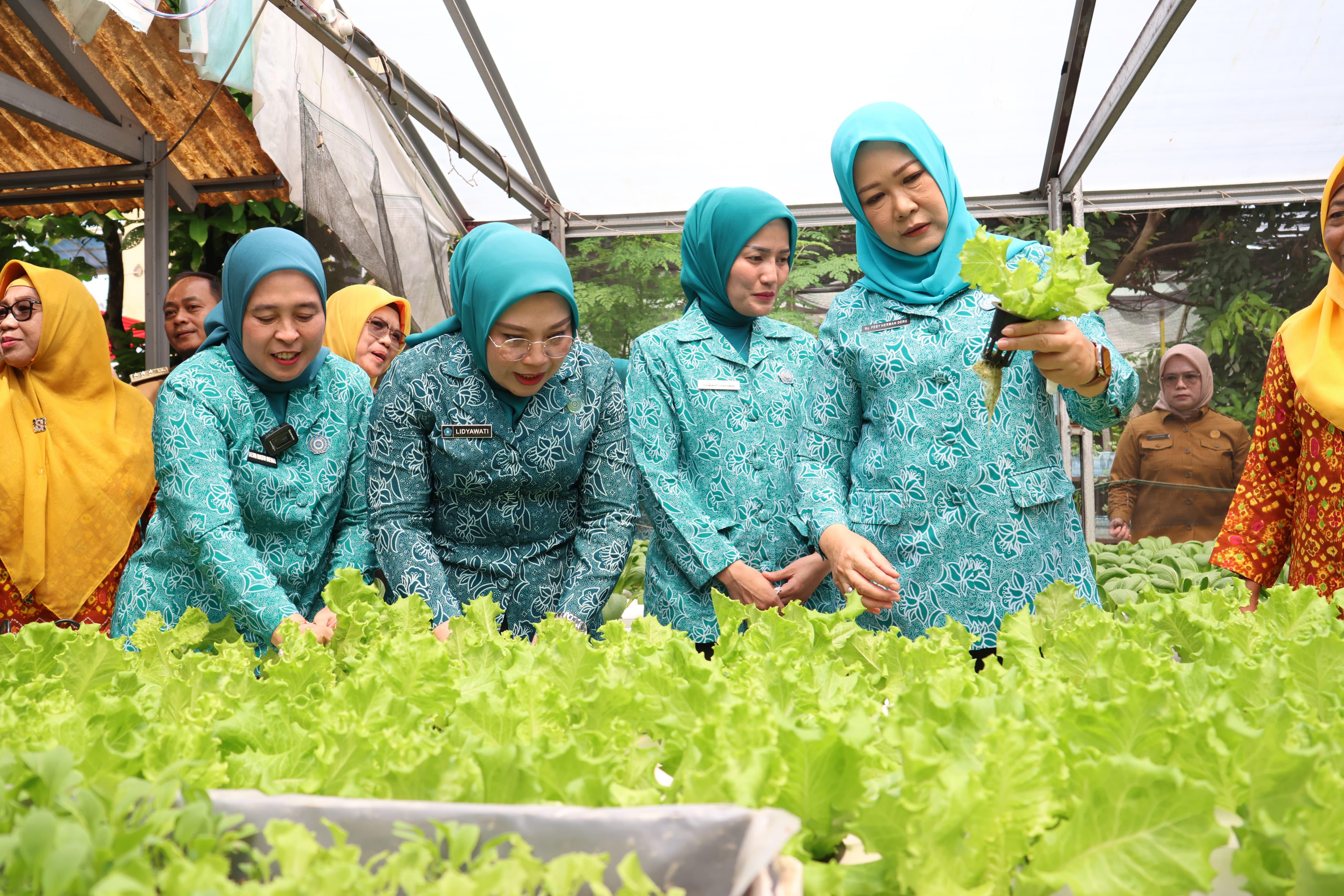 Ketua TP PKK Sumsel Feby Deru Ajak Masyarakat Pilah Sampah Demi Lingkungan Bersih dan Sehat