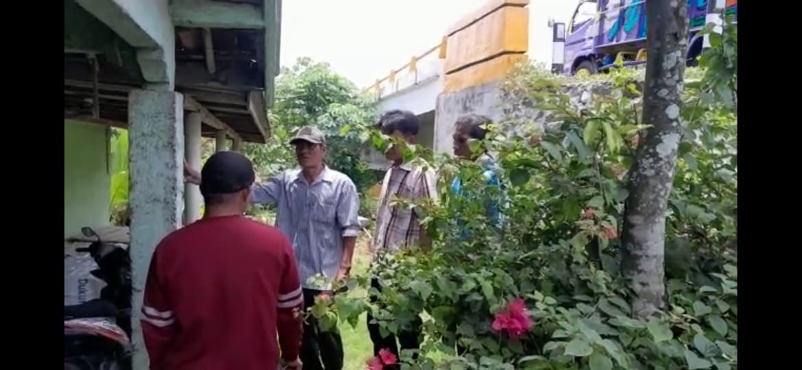 Terganggu Proyek Jembatan, Warga  Buay Madang OKU Timur Tuntut Ganti Rugi ke Pemprov Sumsel