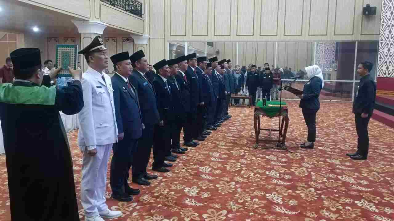 Jajaran Pemkab Musi Rawas Dirombak: 14 Pejabat Resmi Dilantik Bupati Ratna Machmud