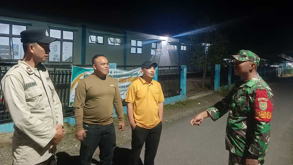 Cegah Keresahan Saat Warga Istirahat, Babinsa dan Polsek Tanjung Sakti Perketat Siskamling Ramadan