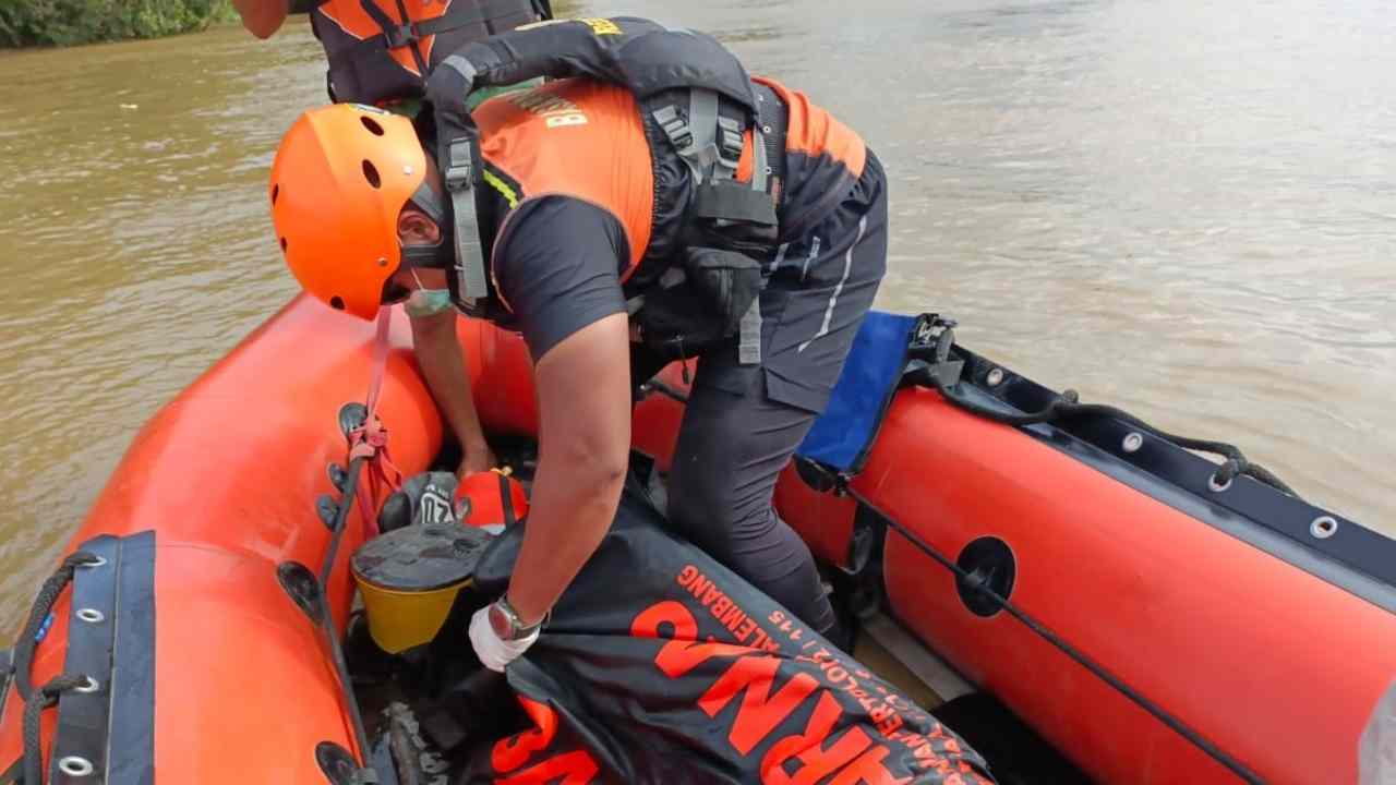Korban Perahu Bocor di Sungai Ogan Ditemukan Tim SAR Gabungan, Hanyut Sejauh 15 Km