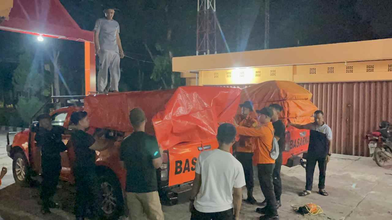 Respons Cepat! 15 Personel Rescue SAR Palembang Diterjunkan Tangani Banjir Sumbar