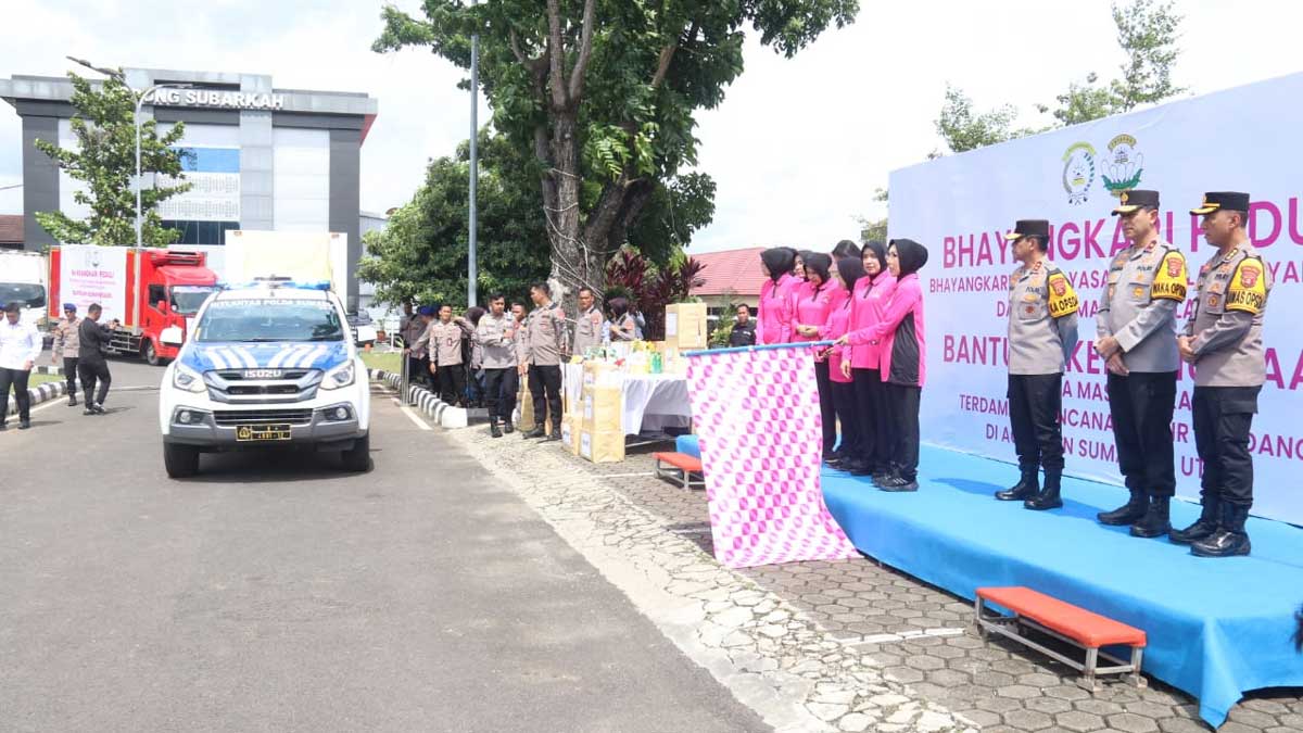 Polda Sumsel Salurkan Bantuan Kemanusiaan ke Langkat dan Aceh Tamiang