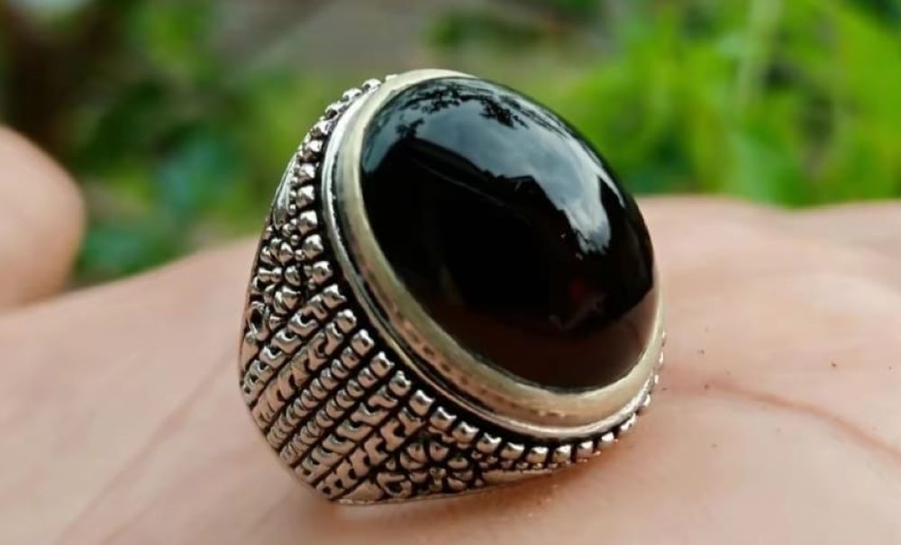 WOW! Bisa Bikin Pasangan Kamu Makin Sayang, Inilah Khasiat Utama Batu Akik Yaman