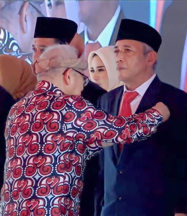 Wapres Berikan Penghargaan Satyalancana Wira Karya 2023 Kepada Bupati OKI, Ini Prestasinya