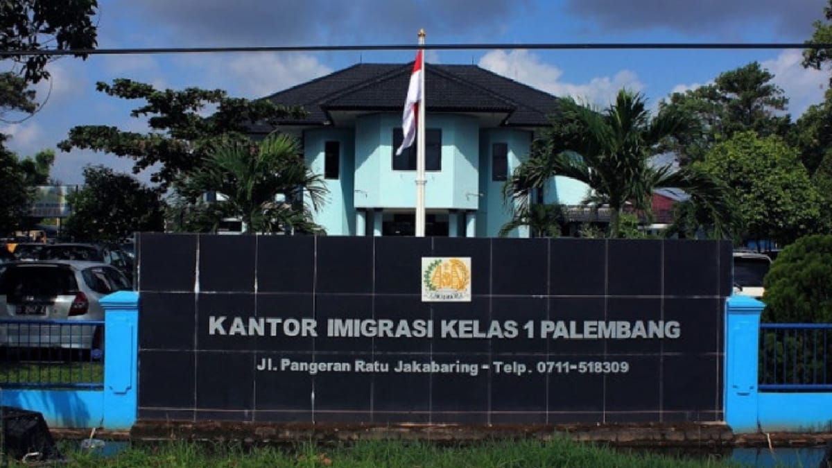 Deportasi 5 WNA karena Langgar Izin Tinggal Kantor Imigrasi Palembang Langsung Deportasi 