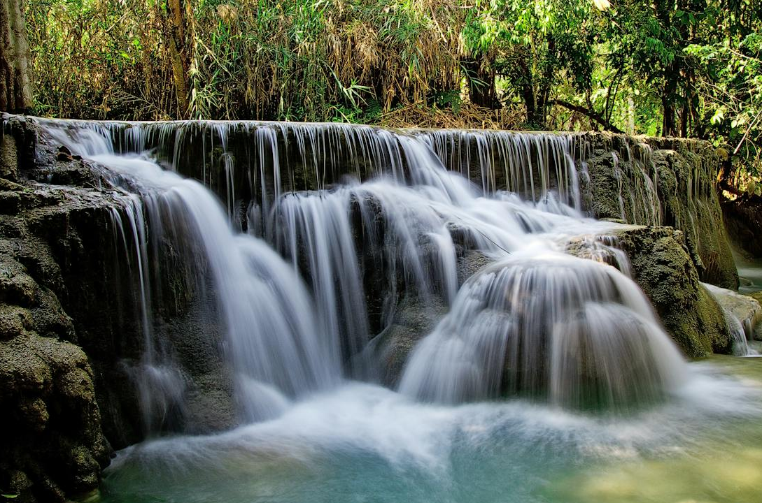 7 Air Terjun Tertinggi di Indonesia, Ada yang Setinggi 250 Meter, Setara Gedung 50 Lantai! 