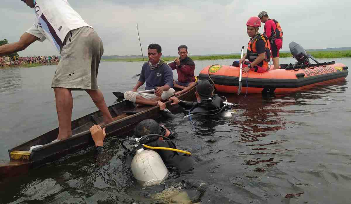 Ini Aksi Cepat Basarnas Palembang Cari Pelajar Tenggelam di Rawa Tanjung Batu OI   
