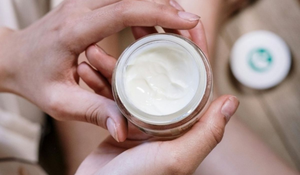 Ini 5 Tanda Kamu Gak Cocok Pakai Skincare, Simak Penjelasan dr Richard Lee 